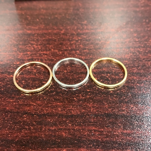 Avon tri color Gold and silver Tone Women's Ring 3 in total size 9 NIB - Picture 4 of 4